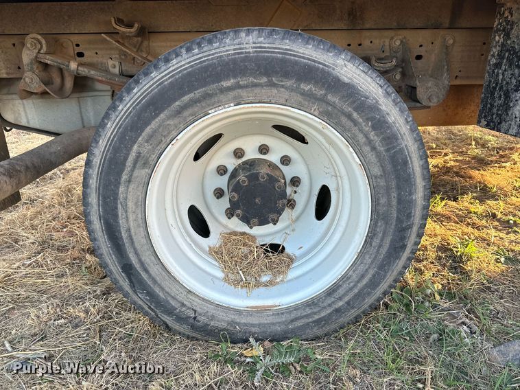 image for item JT9206 2006 Ford F450 Super Duty  flatbed truck