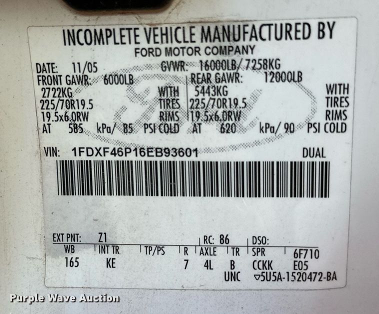 image for item JT9206 2006 Ford F450 Super Duty  flatbed truck