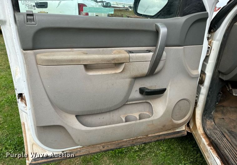 image for item JT9232 2013 Chevrolet Silverado 1500  pickup truck