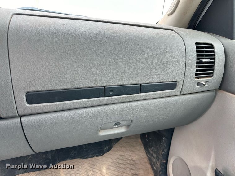 image for item JT9232 2013 Chevrolet Silverado 1500  pickup truck