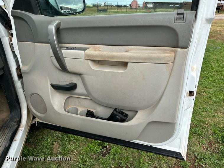 image for item JT9232 2013 Chevrolet Silverado 1500  pickup truck