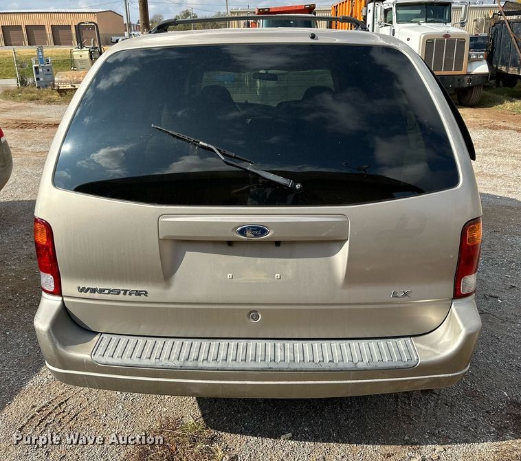 image for item JT9233 2003 Ford Windstar  van