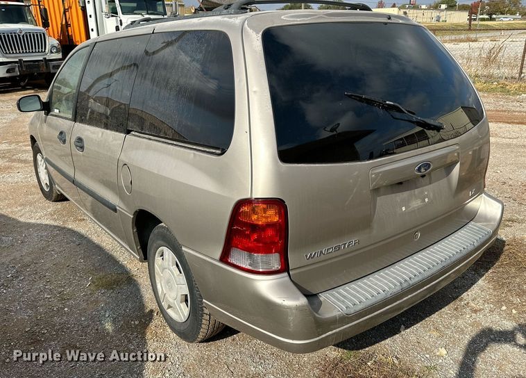 image for item JT9233 2003 Ford Windstar  van
