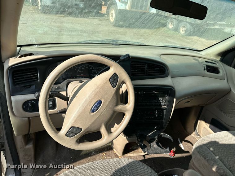 image for item JT9233 2003 Ford Windstar  van