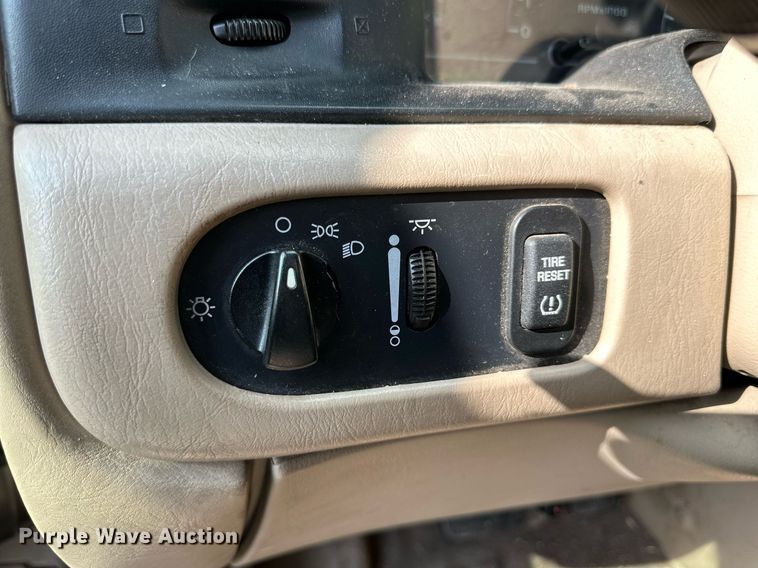 image for item JT9233 2003 Ford Windstar  van