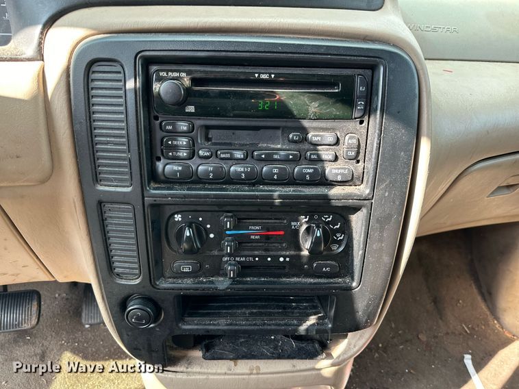 image for item JT9233 2003 Ford Windstar  van