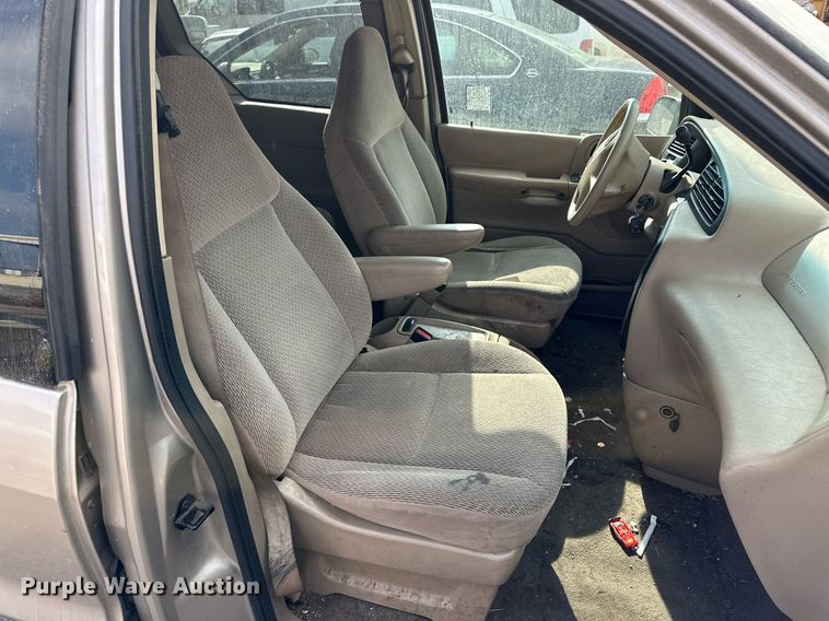 image for item JT9233 2003 Ford Windstar  van