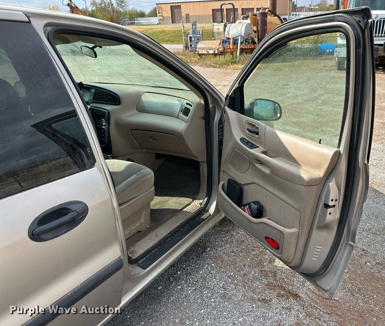 image for item JT9233 2003 Ford Windstar  van