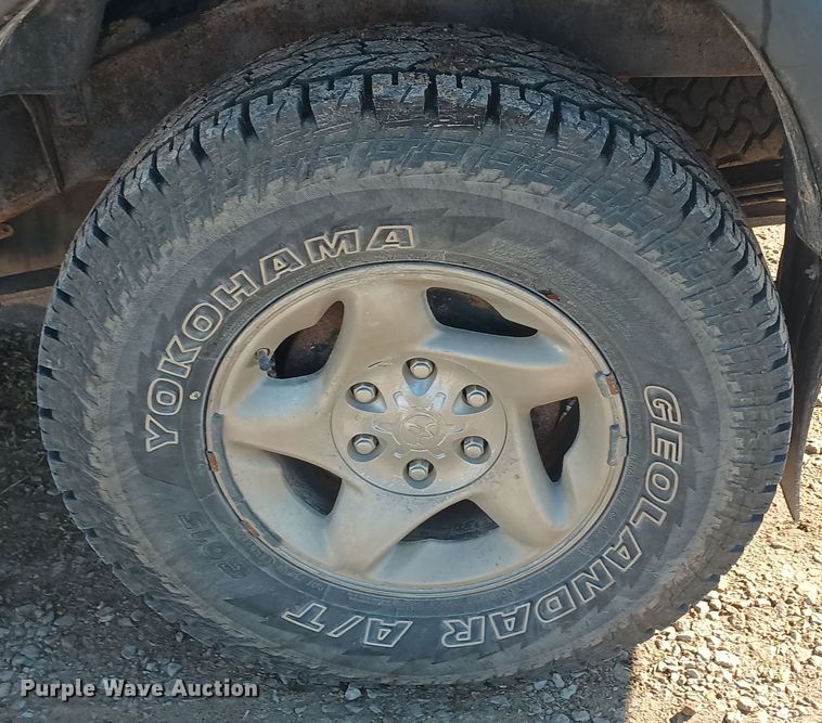 image for item KG9578 2003 Toyota Tacoma SR5  Double Cab pickup truck