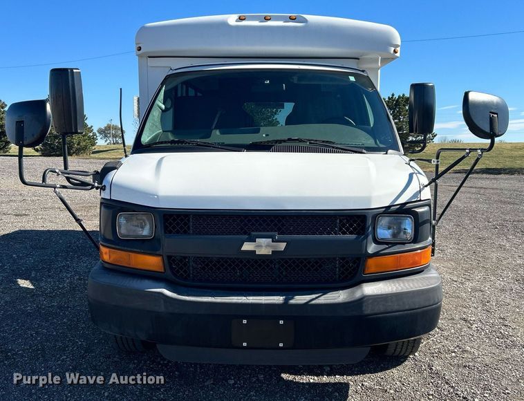 image for item KH9583 2011 Chevrolet Express G3500  shuttle bus