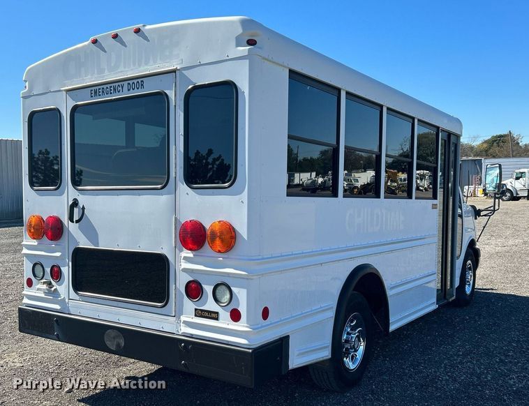 image for item KH9583 2011 Chevrolet Express G3500  shuttle bus