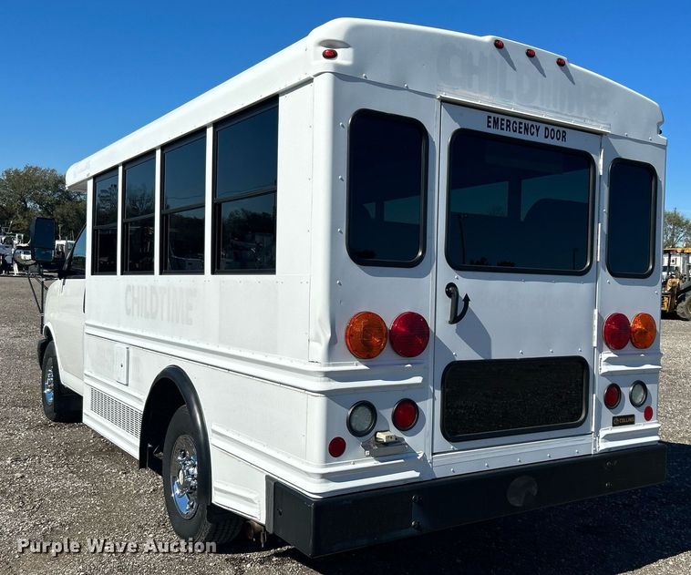 image for item KH9583 2011 Chevrolet Express G3500  shuttle bus