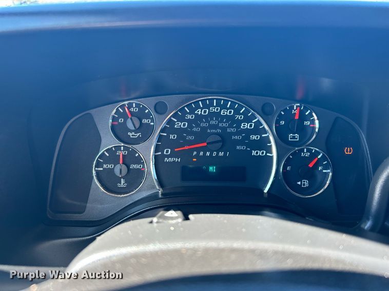 image for item KH9583 2011 Chevrolet Express G3500  shuttle bus