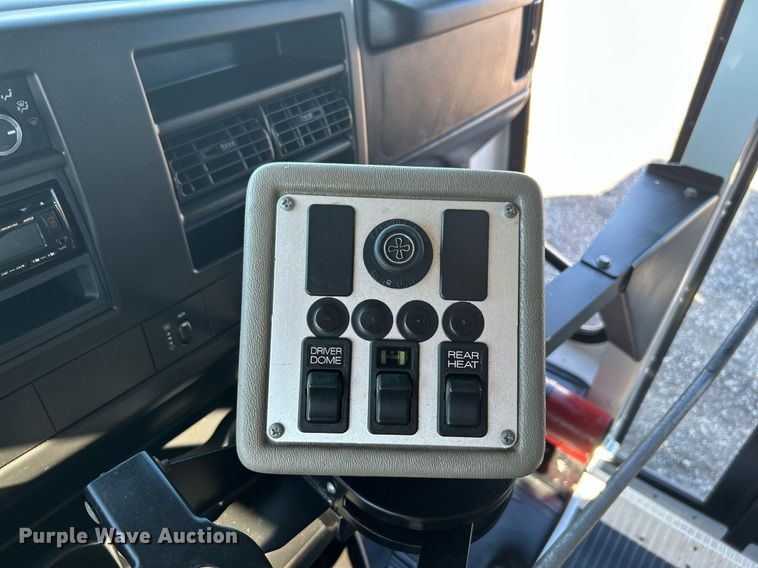 image for item KH9583 2011 Chevrolet Express G3500  shuttle bus