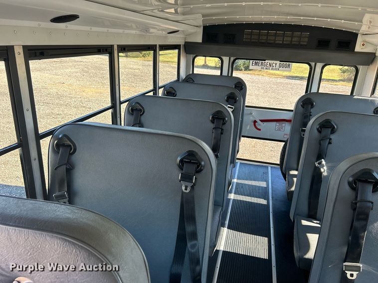 image for item KH9583 2011 Chevrolet Express G3500  shuttle bus