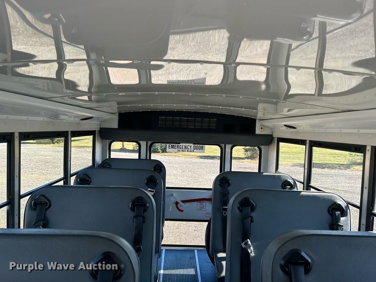 image for item KH9583 2011 Chevrolet Express G3500  shuttle bus