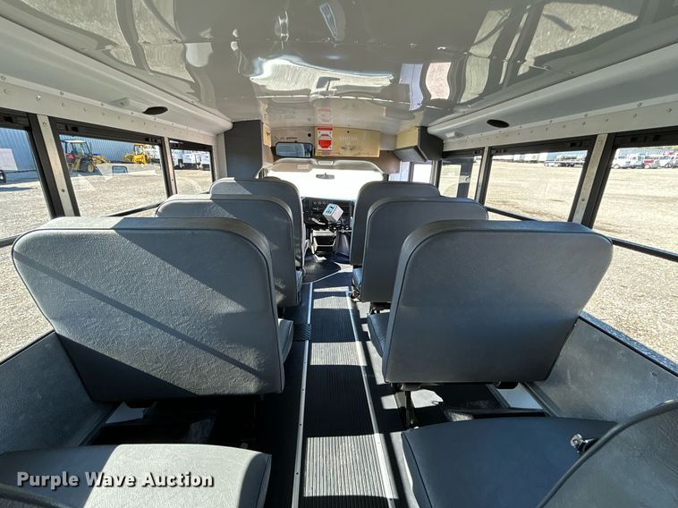 image for item KH9583 2011 Chevrolet Express G3500  shuttle bus