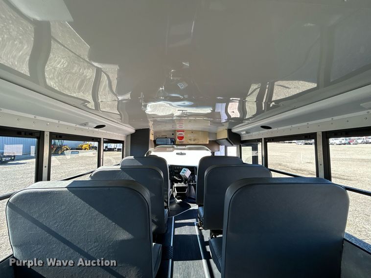 image for item KH9583 2011 Chevrolet Express G3500  shuttle bus