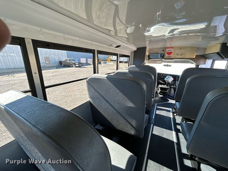 image for item KH9583 2011 Chevrolet Express G3500  shuttle bus