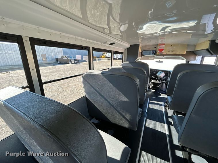 image for item KH9583 2011 Chevrolet Express G3500  shuttle bus