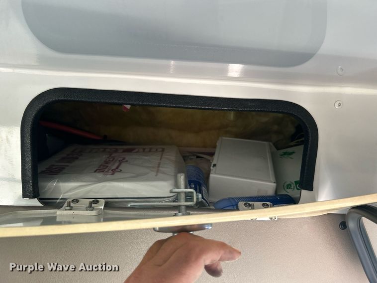 image for item KH9583 2011 Chevrolet Express G3500  shuttle bus