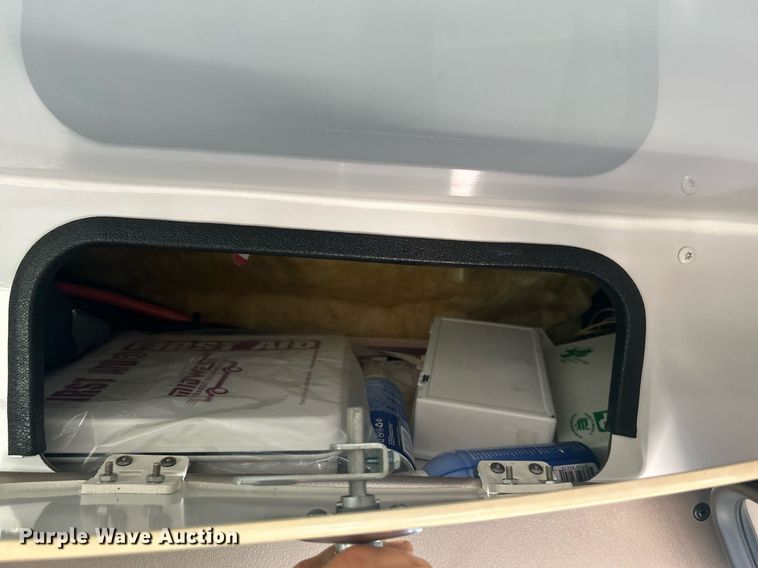 image for item KH9583 2011 Chevrolet Express G3500  shuttle bus