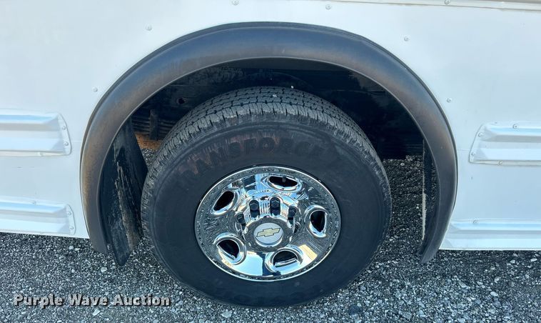 image for item KH9583 2011 Chevrolet Express G3500  shuttle bus