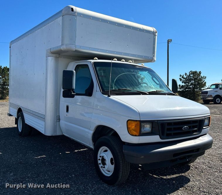image for item KH9602 2006 Ford E450 Super Duty  box truck