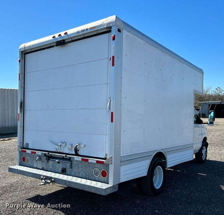 image for item KH9602 2006 Ford E450 Super Duty  box truck