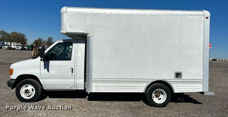 image for item KH9602 2006 Ford E450 Super Duty  box truck
