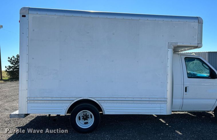 image for item KH9602 2006 Ford E450 Super Duty  box truck