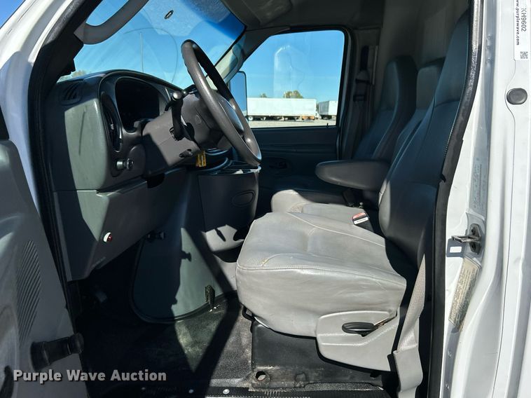 image for item KH9602 2006 Ford E450 Super Duty  box truck