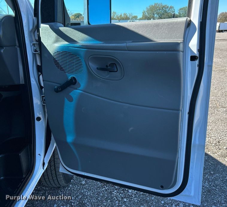 image for item KH9602 2006 Ford E450 Super Duty  box truck