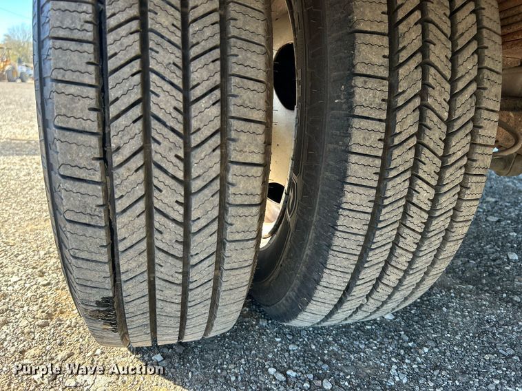 image for item KH9602 2006 Ford E450 Super Duty  box truck