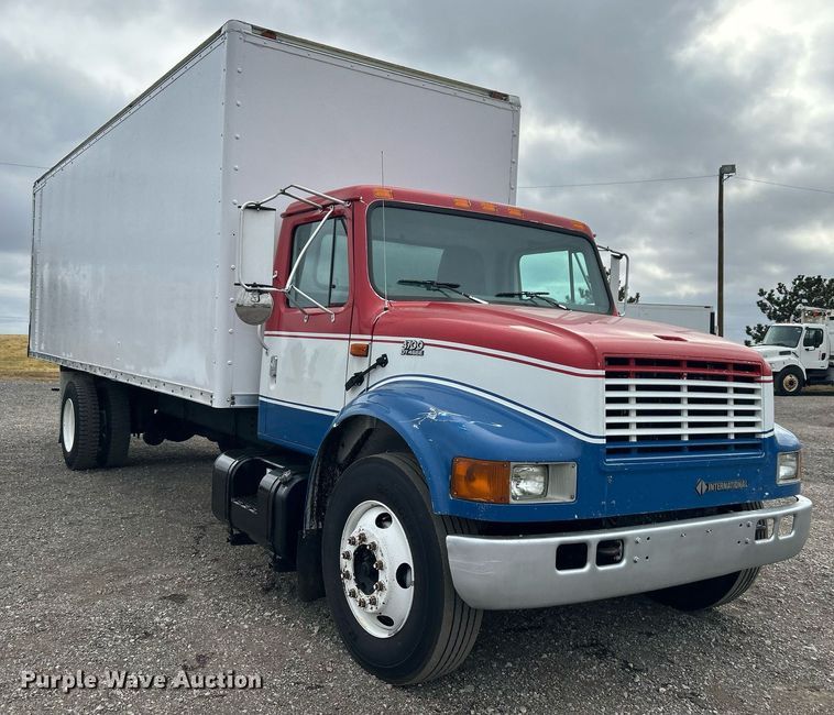 image for item KH9633 2001 International 4700  box truck