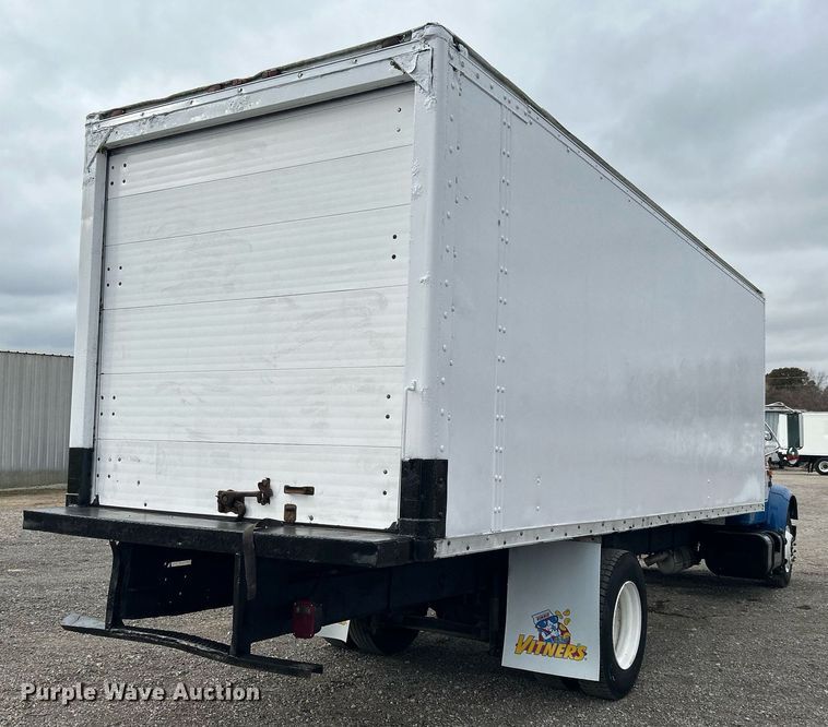 image for item KH9633 2001 International 4700  box truck