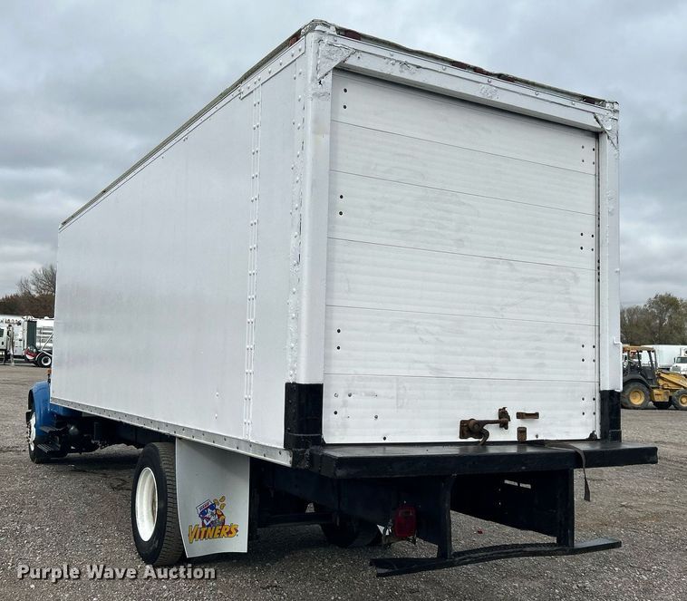 image for item KH9633 2001 International 4700  box truck