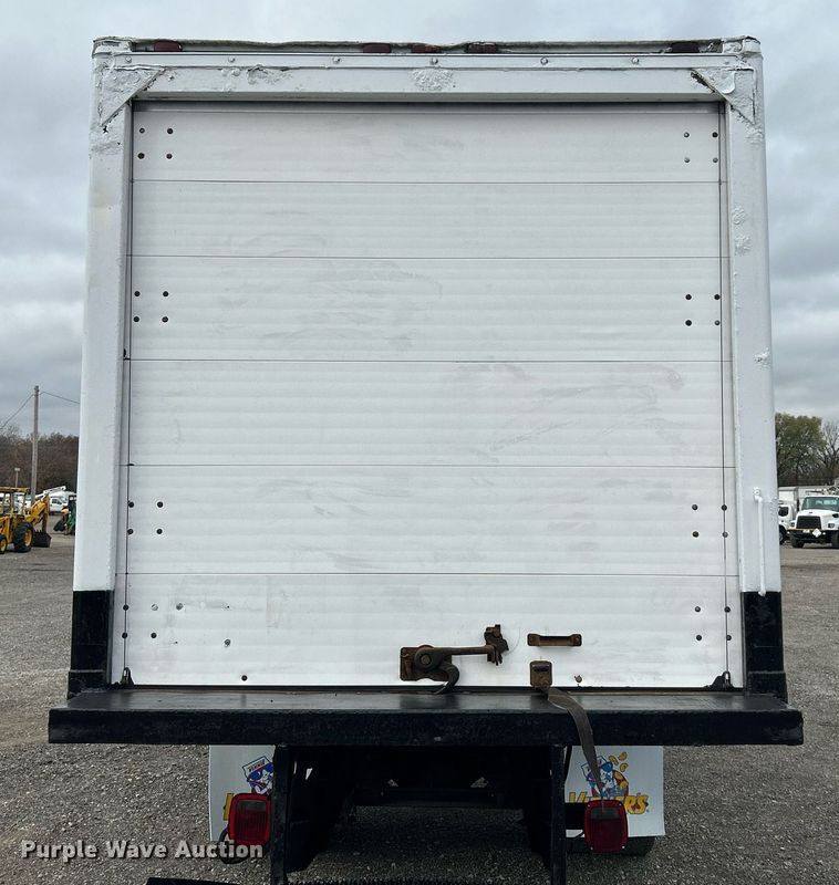 image for item KH9633 2001 International 4700  box truck