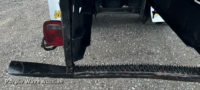 image for item KH9633 2001 International 4700  box truck