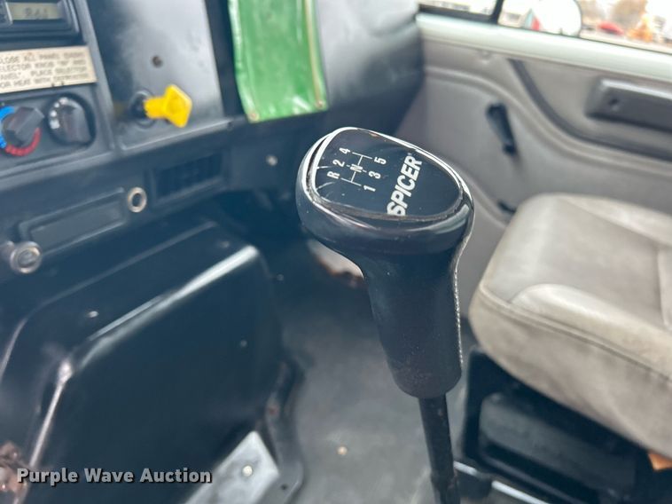 image for item KH9633 2001 International 4700  box truck