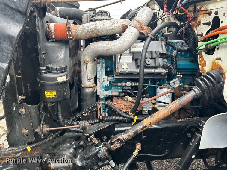 image for item KH9633 2001 International 4700  box truck