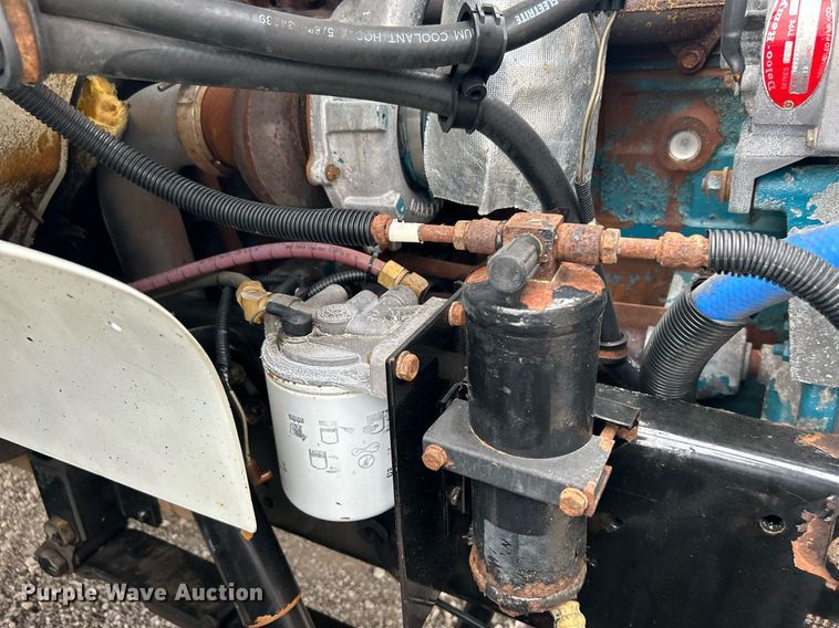 image for item KH9633 2001 International 4700  box truck