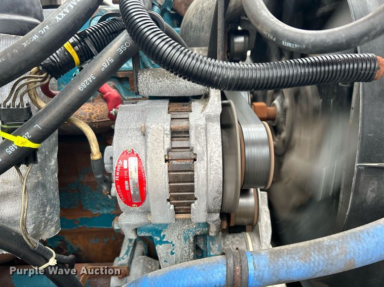 image for item KH9633 2001 International 4700  box truck