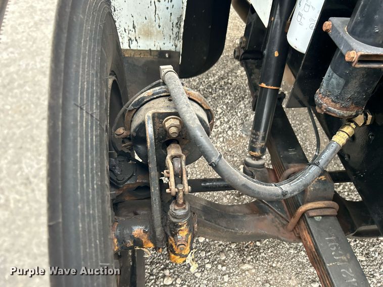 image for item KH9633 2001 International 4700  box truck