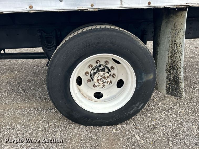 image for item KH9633 2001 International 4700  box truck