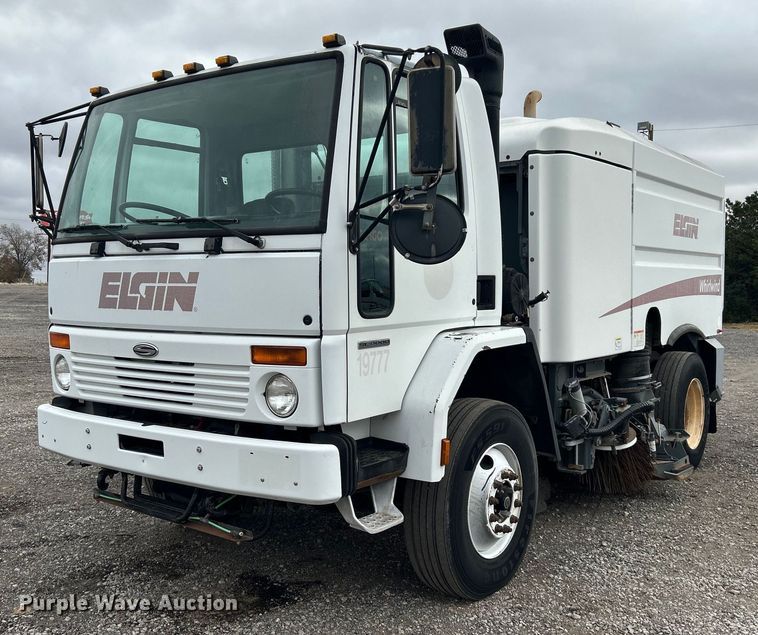 image for item KH9634 2007 Elgin Whirlwind  street sweeper truck