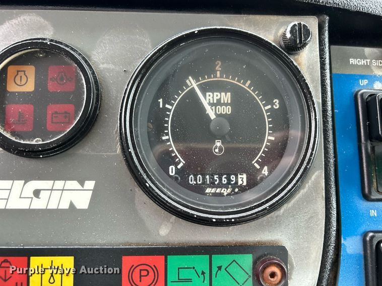 image for item KH9634 2007 Elgin Whirlwind  street sweeper truck