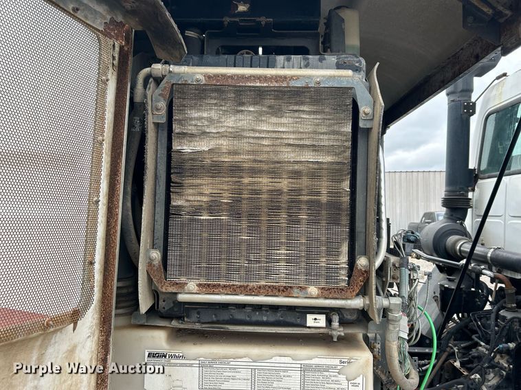 image for item KH9634 2007 Elgin Whirlwind  street sweeper truck