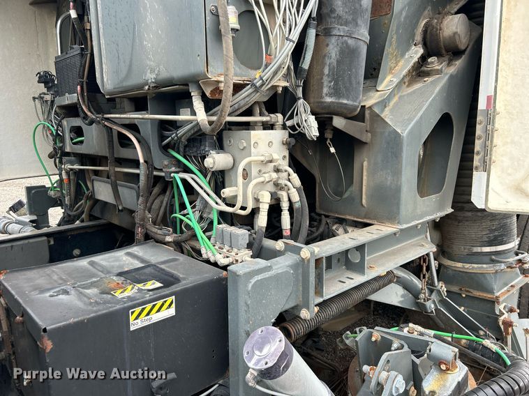 image for item KH9634 2007 Elgin Whirlwind  street sweeper truck