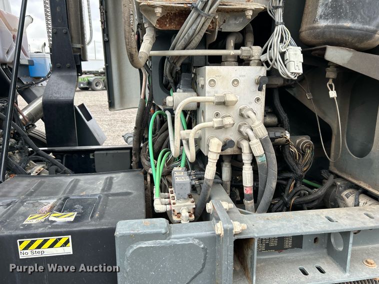 image for item KH9634 2007 Elgin Whirlwind  street sweeper truck